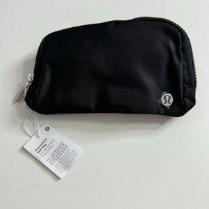 NWT LULULEMON Everywhere Belt Bag Black One Size